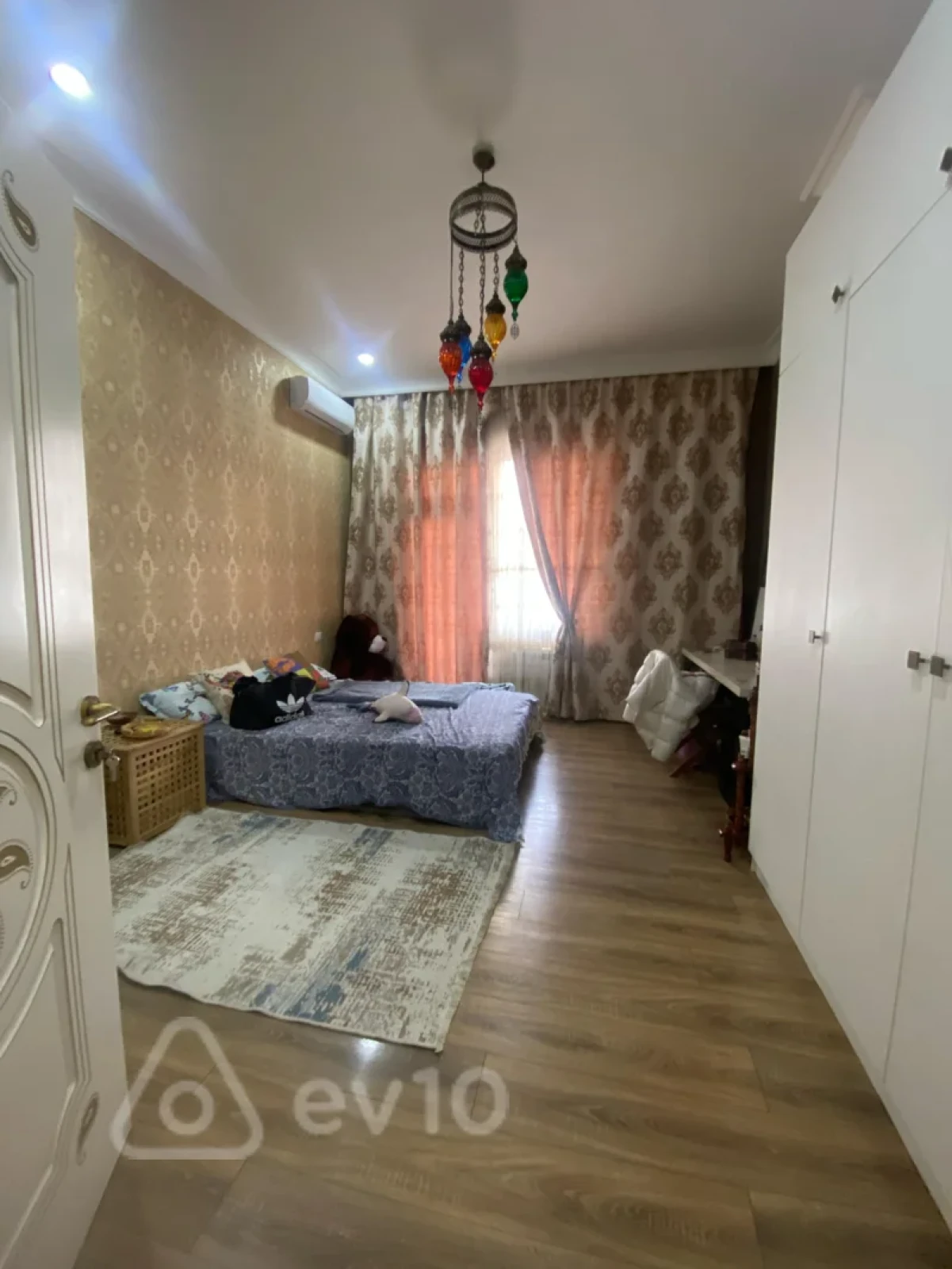 Satılır 4 otaqlı yeni tikili 157 m²