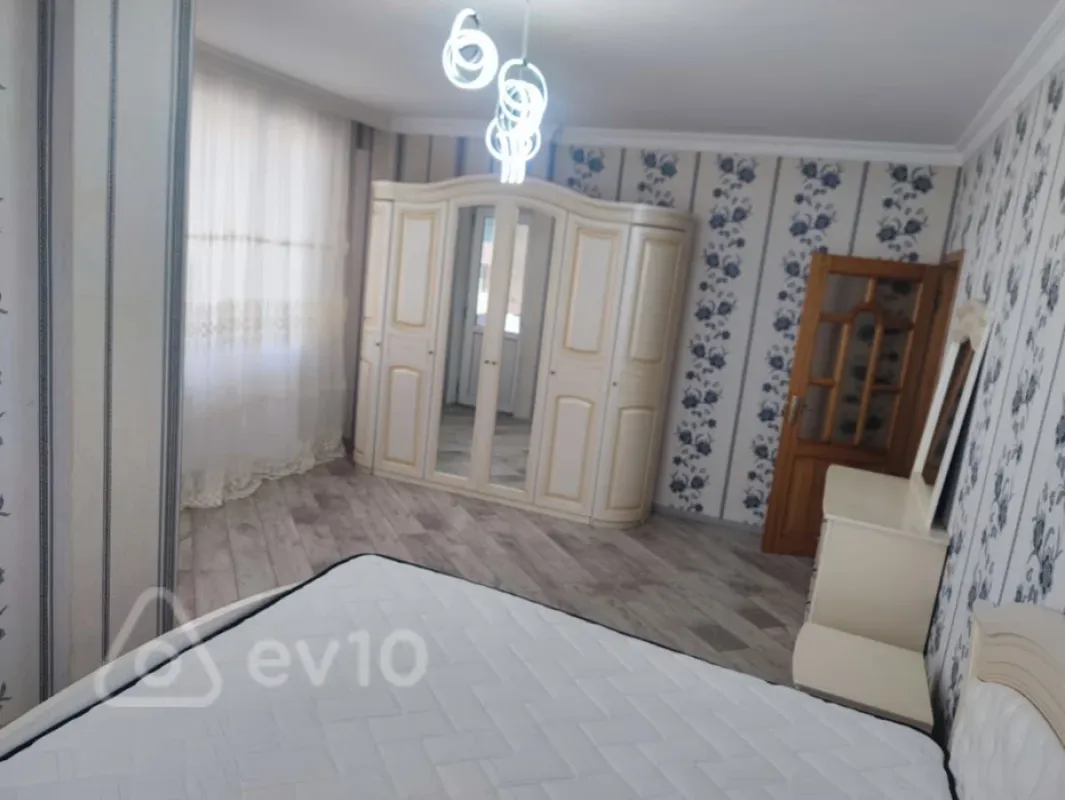 Kirayə verilir 3 otaqlı yeni tikili 110 m²