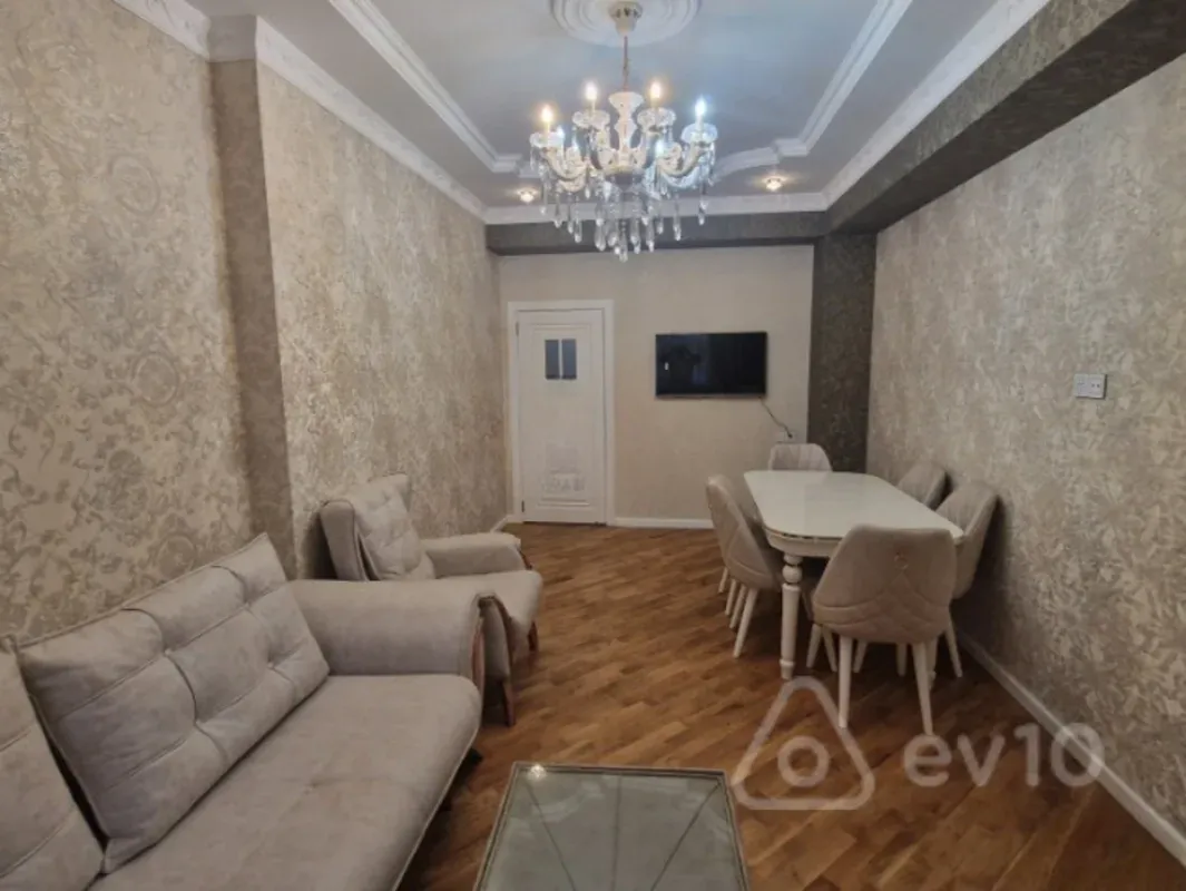 Kirayə verilir 2 otaqlı yeni tikili 70 m²