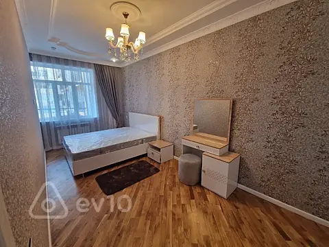 Kirayə verilir 2 otaqlı yeni tikili 70 m²