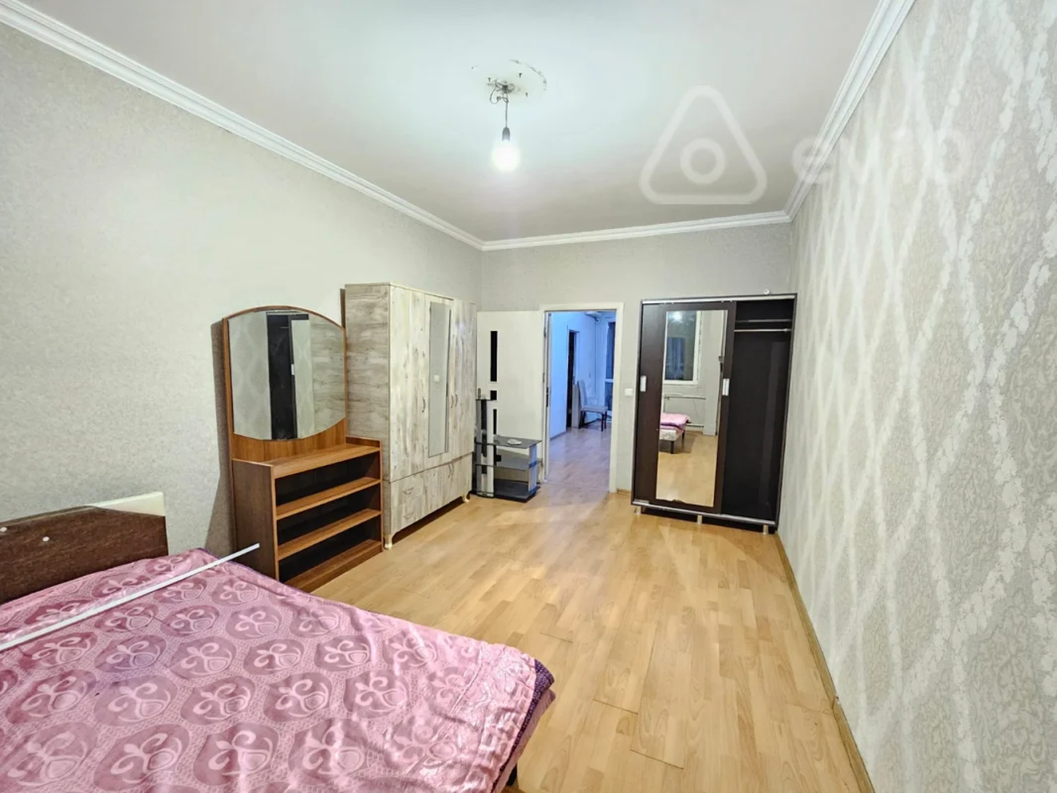 Satılır 3 otaqlı köhnə tikili 55 m²