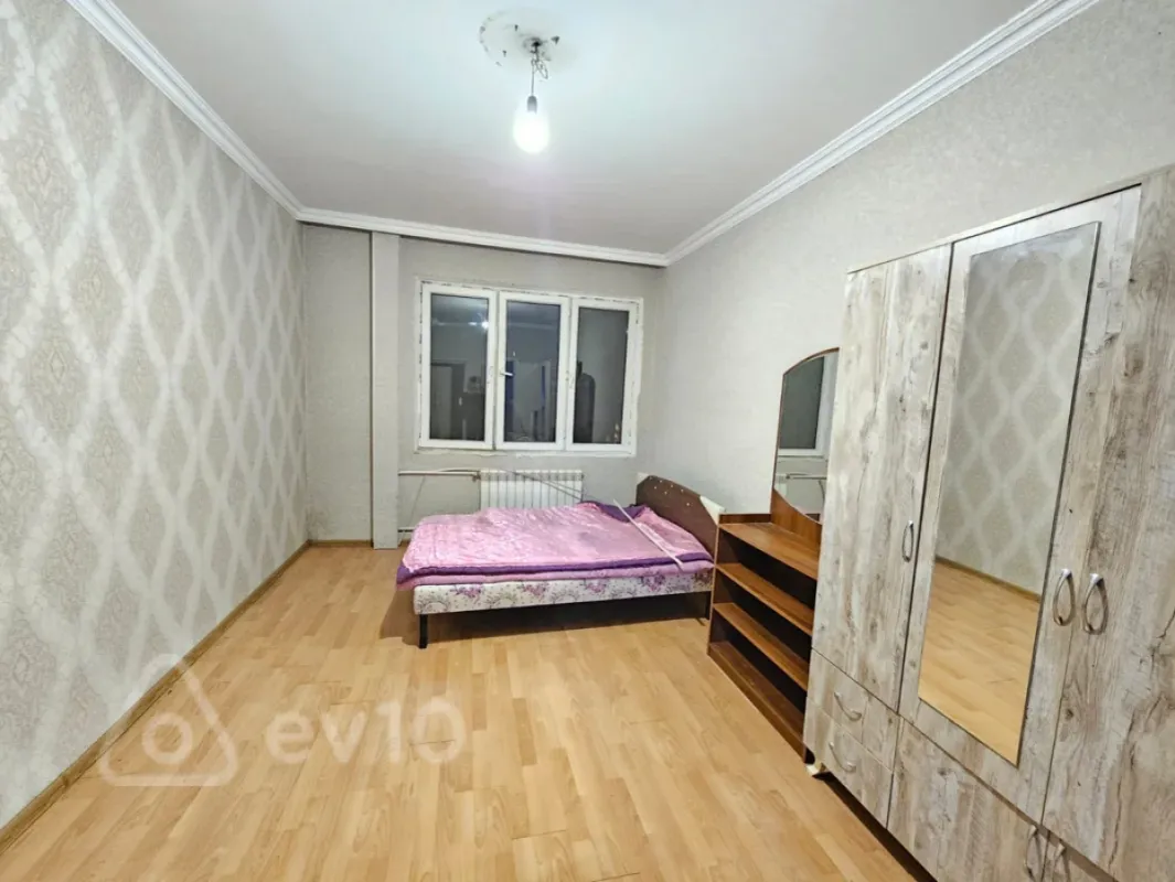 Satılır 3 otaqlı köhnə tikili 55 m²
