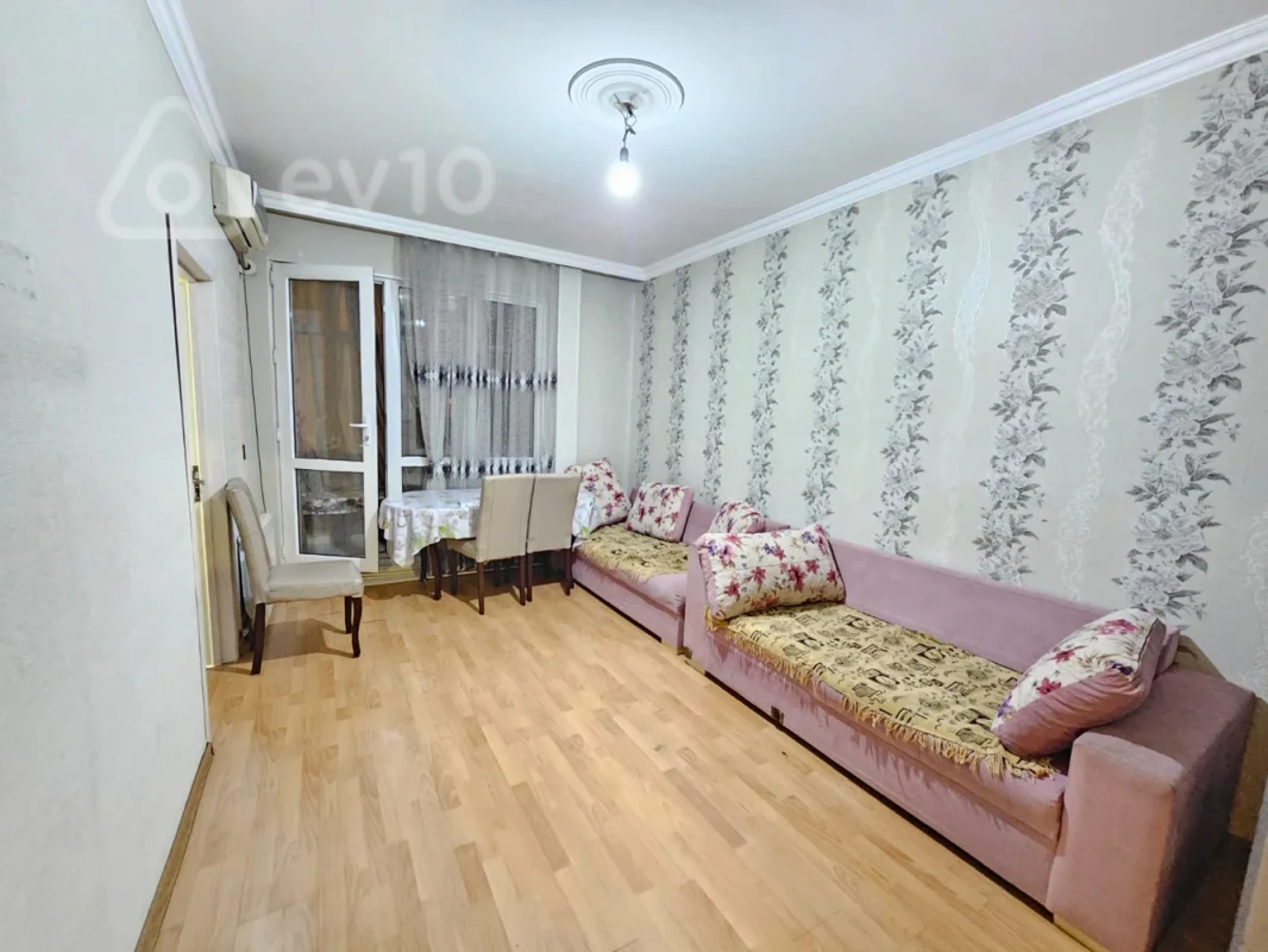 Satılır 3 otaqlı köhnə tikili 55 m²