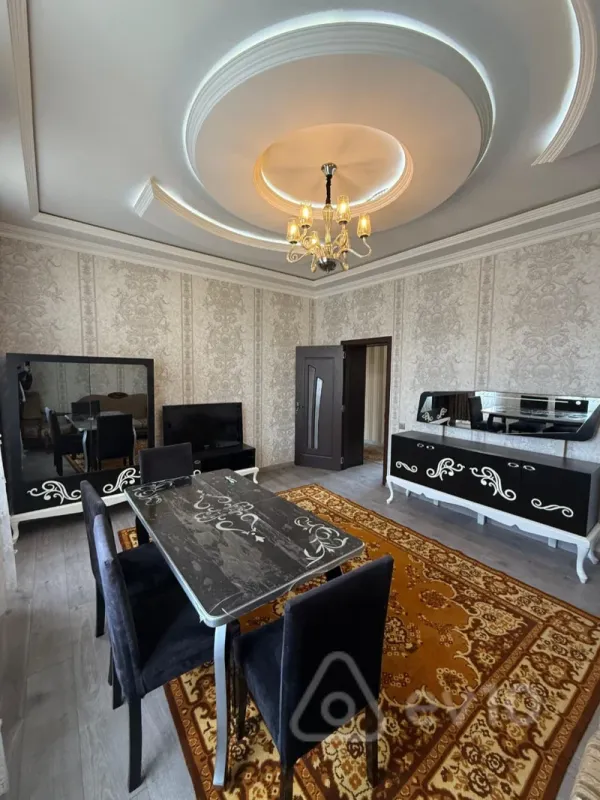 Kirayə verilir 3 otaqlı köhnə tikili 70 m²