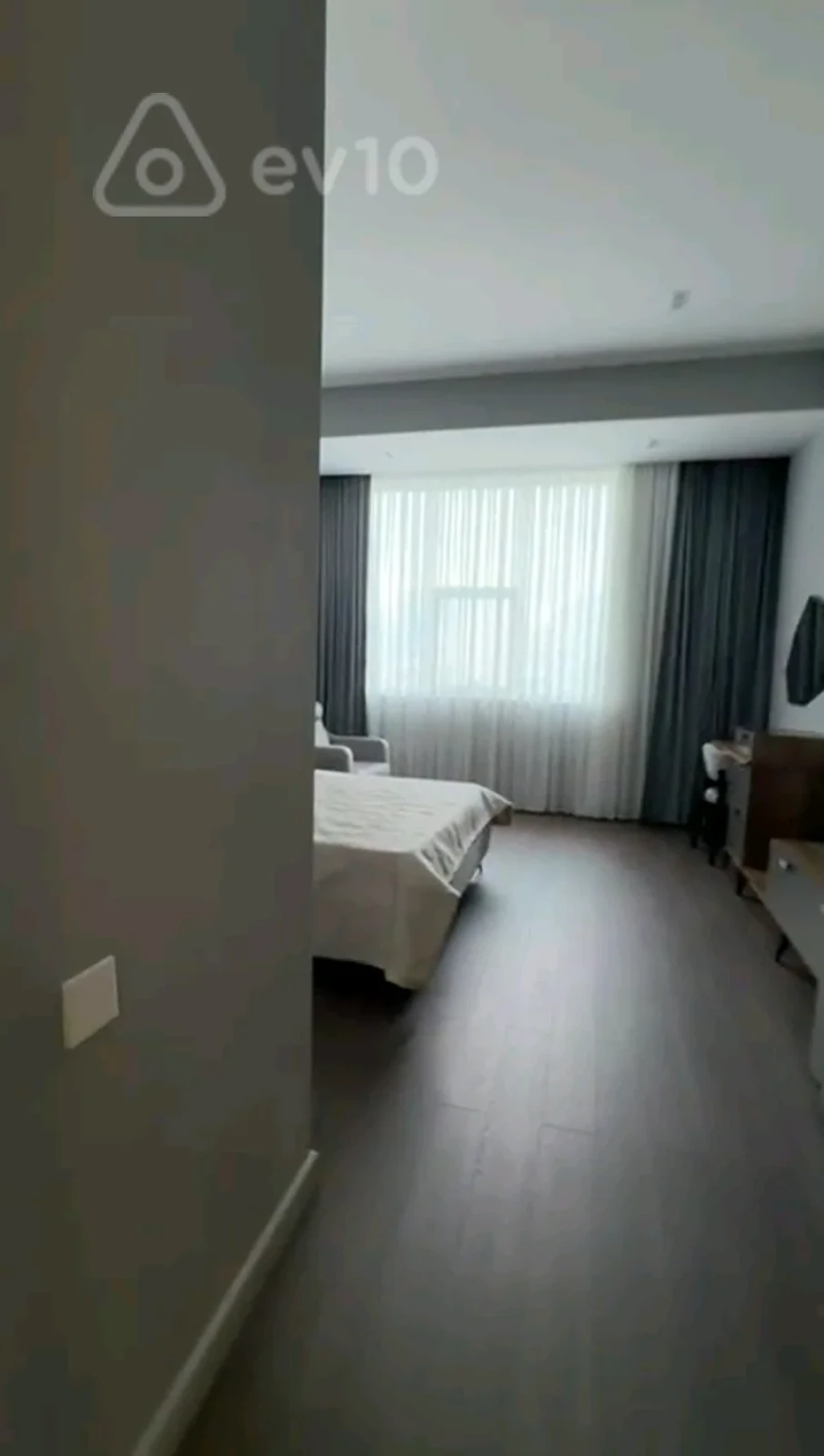 Kirayə verilir 3 otaqlı yeni tikili 140 m²