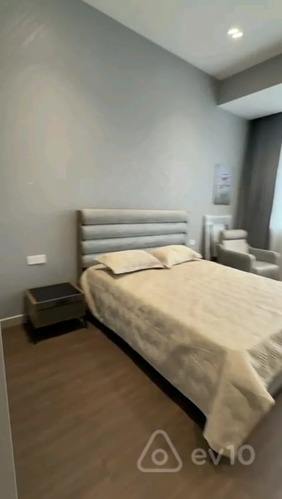 Kirayə verilir 3 otaqlı yeni tikili 140 m²