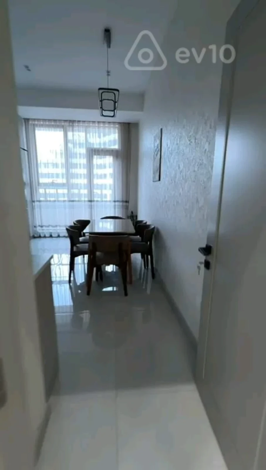 Kirayə verilir 3 otaqlı yeni tikili 140 m²