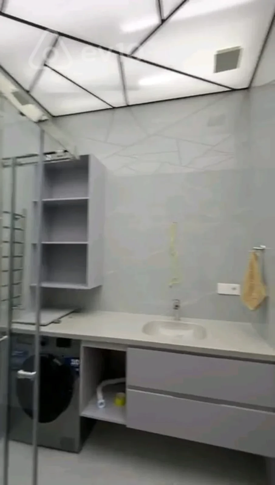 Kirayə verilir 3 otaqlı yeni tikili 140 m²