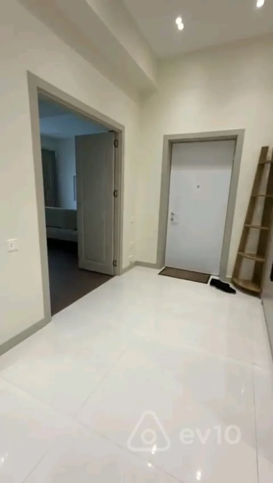Kirayə verilir 3 otaqlı yeni tikili 140 m²