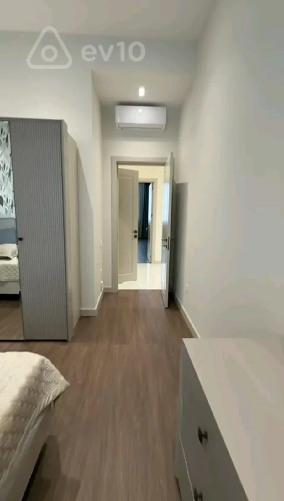 Kirayə verilir 3 otaqlı yeni tikili 140 m²