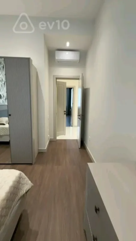 Kirayə verilir 3 otaqlı yeni tikili 140 m²