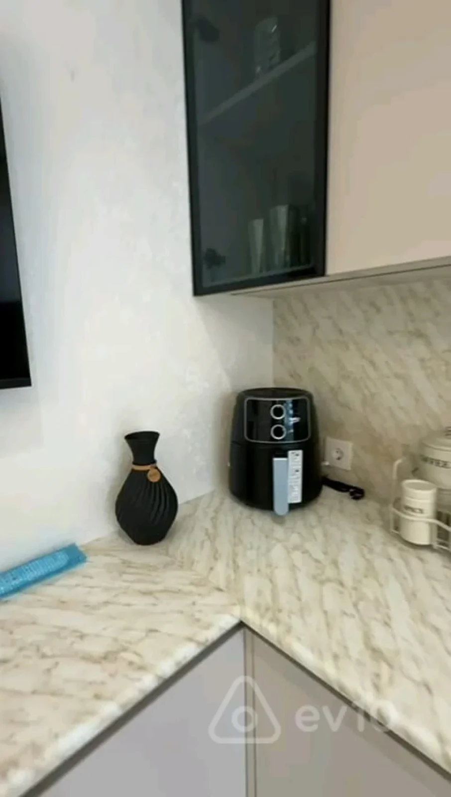 Kirayə verilir 3 otaqlı yeni tikili 140 m²