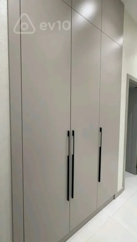 Kirayə verilir 3 otaqlı yeni tikili 140 m²