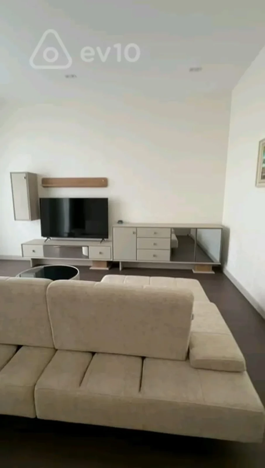 Kirayə verilir 3 otaqlı yeni tikili 140 m²