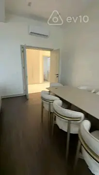 Kirayə verilir 3 otaqlı yeni tikili 140 m²