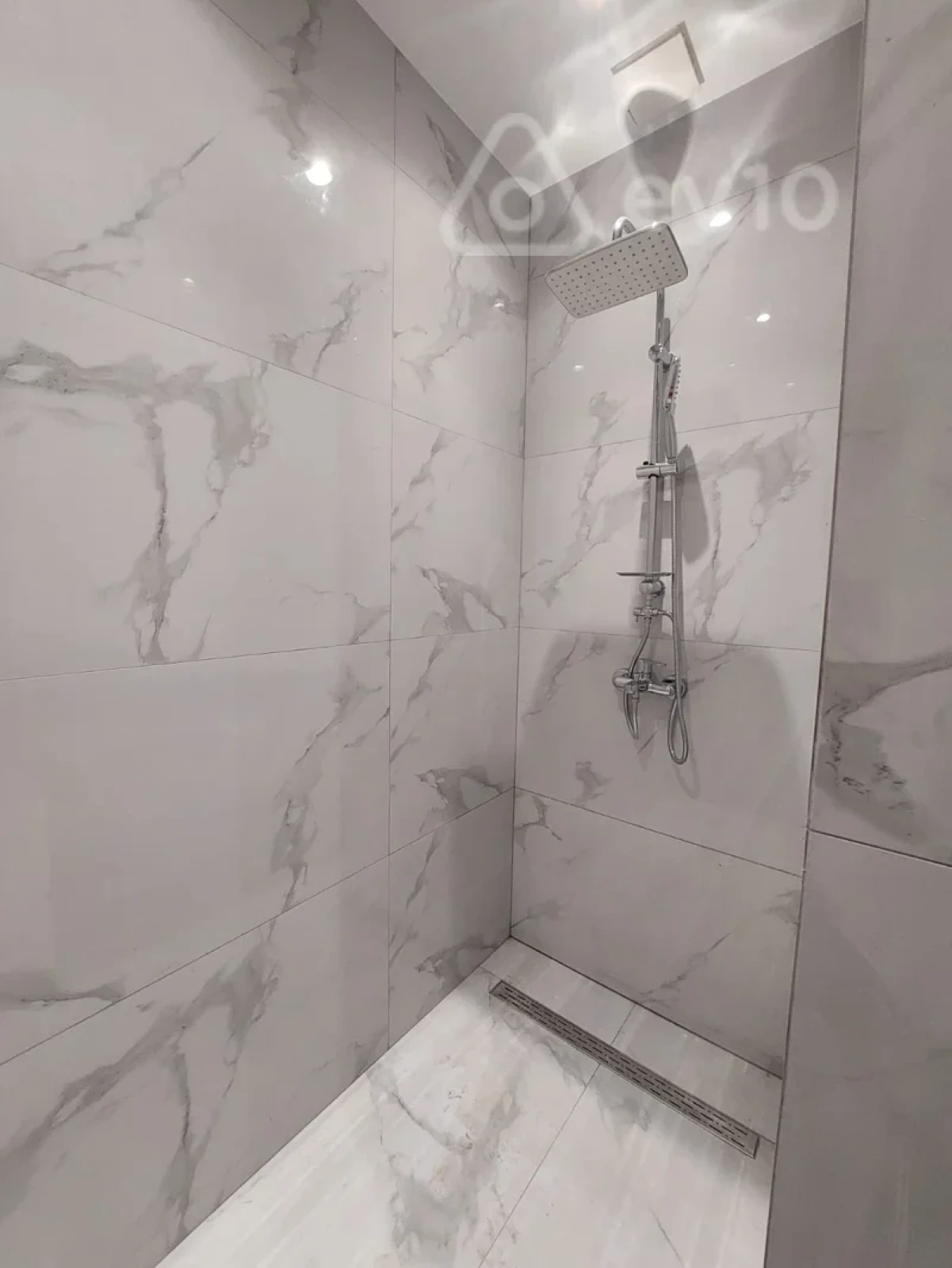 Satılır 3 otaqlı yeni tikili 115 m²