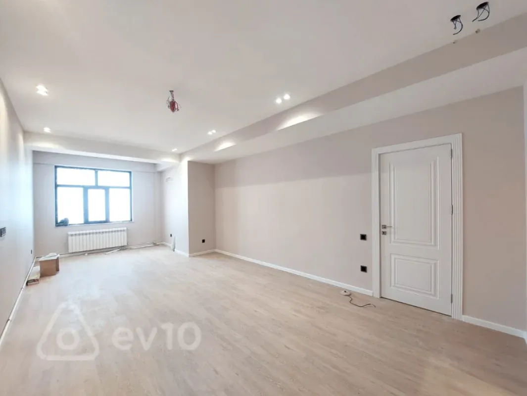 Satılır 3 otaqlı yeni tikili 115 m²