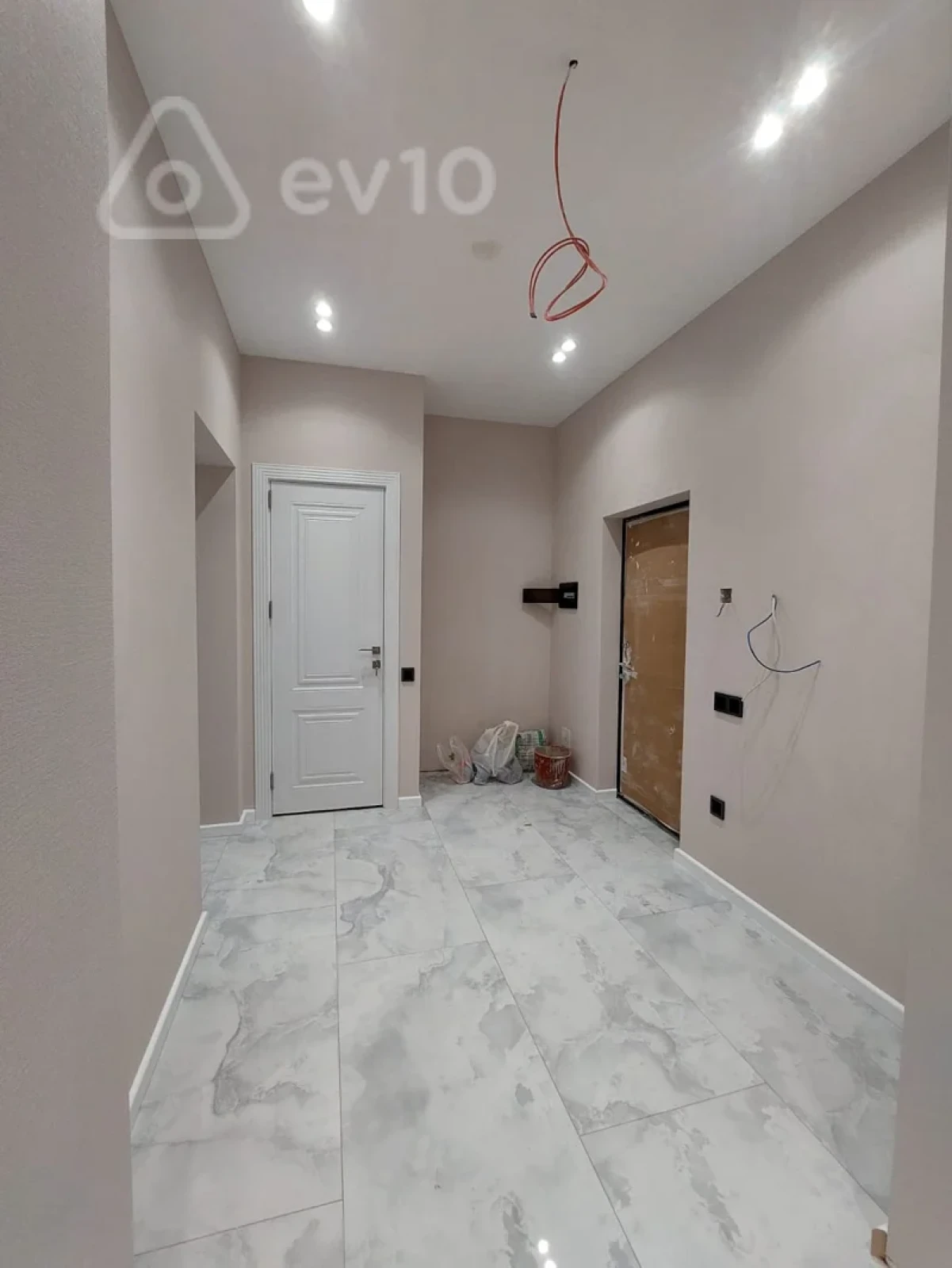 Satılır 3 otaqlı yeni tikili 115 m²
