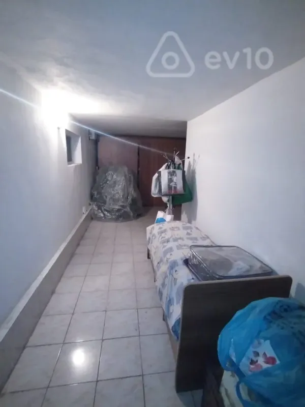 Satılır 10 otaqlı həyət evi 650 m²