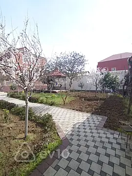 Satılır 10 otaqlı həyət evi 650 m²