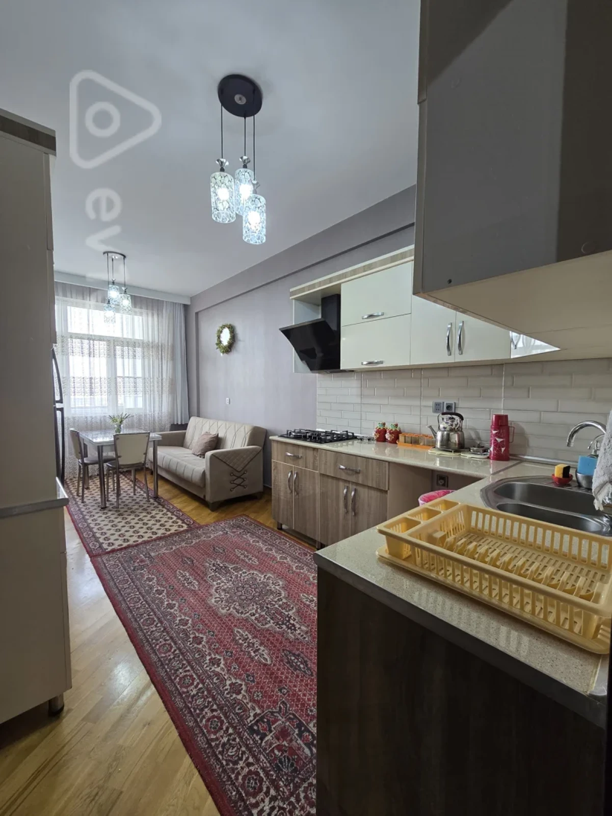 Kirayə verilir 2 otaqlı yeni tikili 64 m²