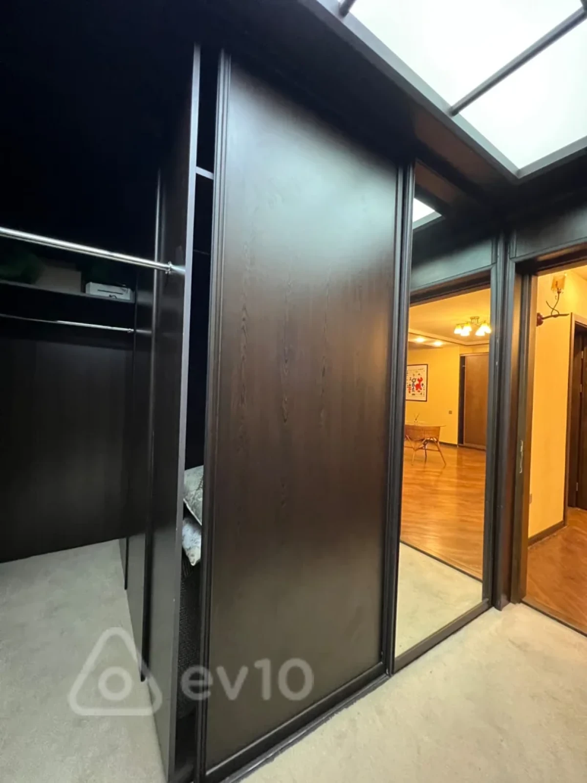 Kirayə verilir 5 otaqlı yeni tikili 450 m²