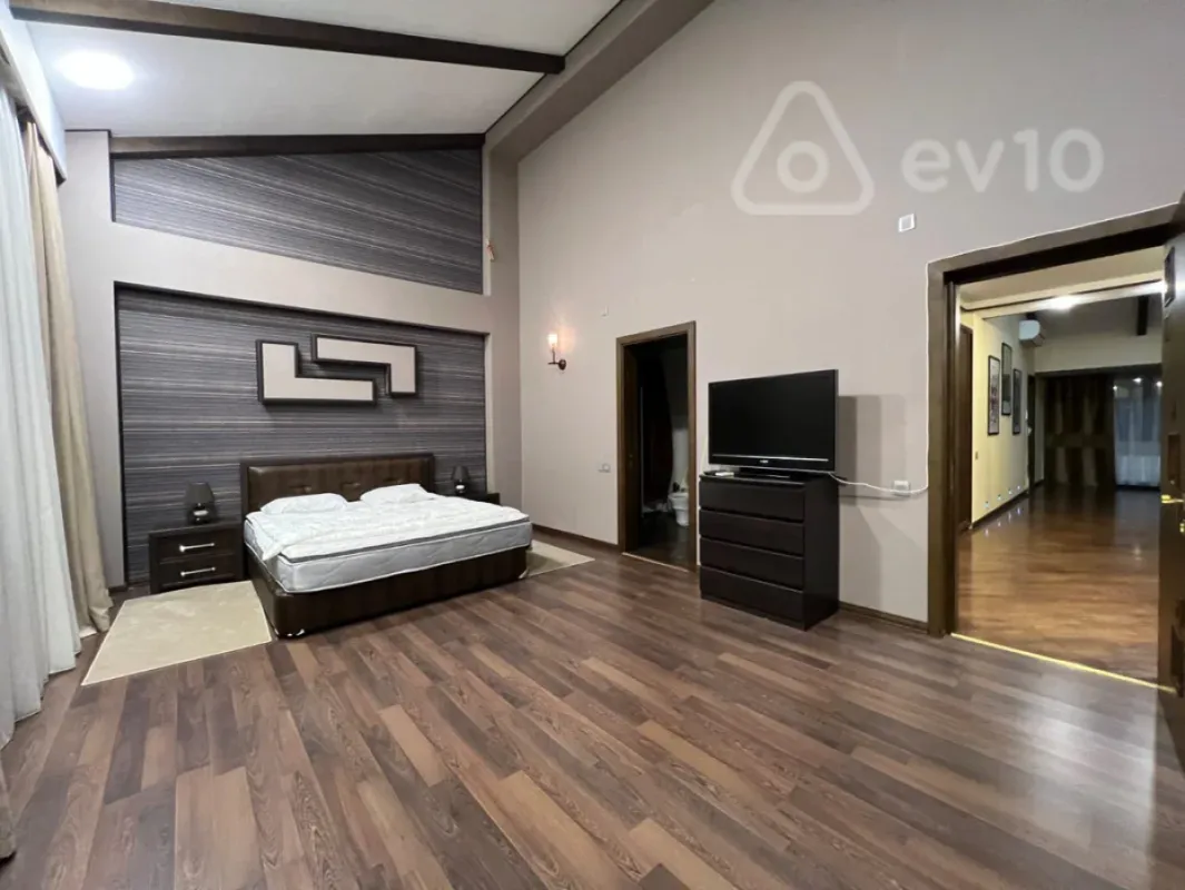 Kirayə verilir 5 otaqlı yeni tikili 450 m²