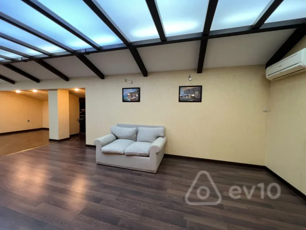 Kirayə verilir 5 otaqlı yeni tikili 450 m²