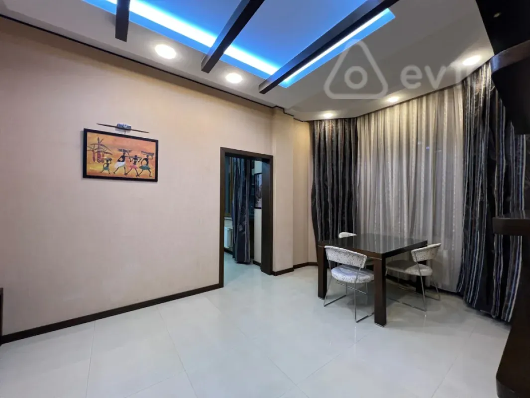 Kirayə verilir 5 otaqlı yeni tikili 450 m²