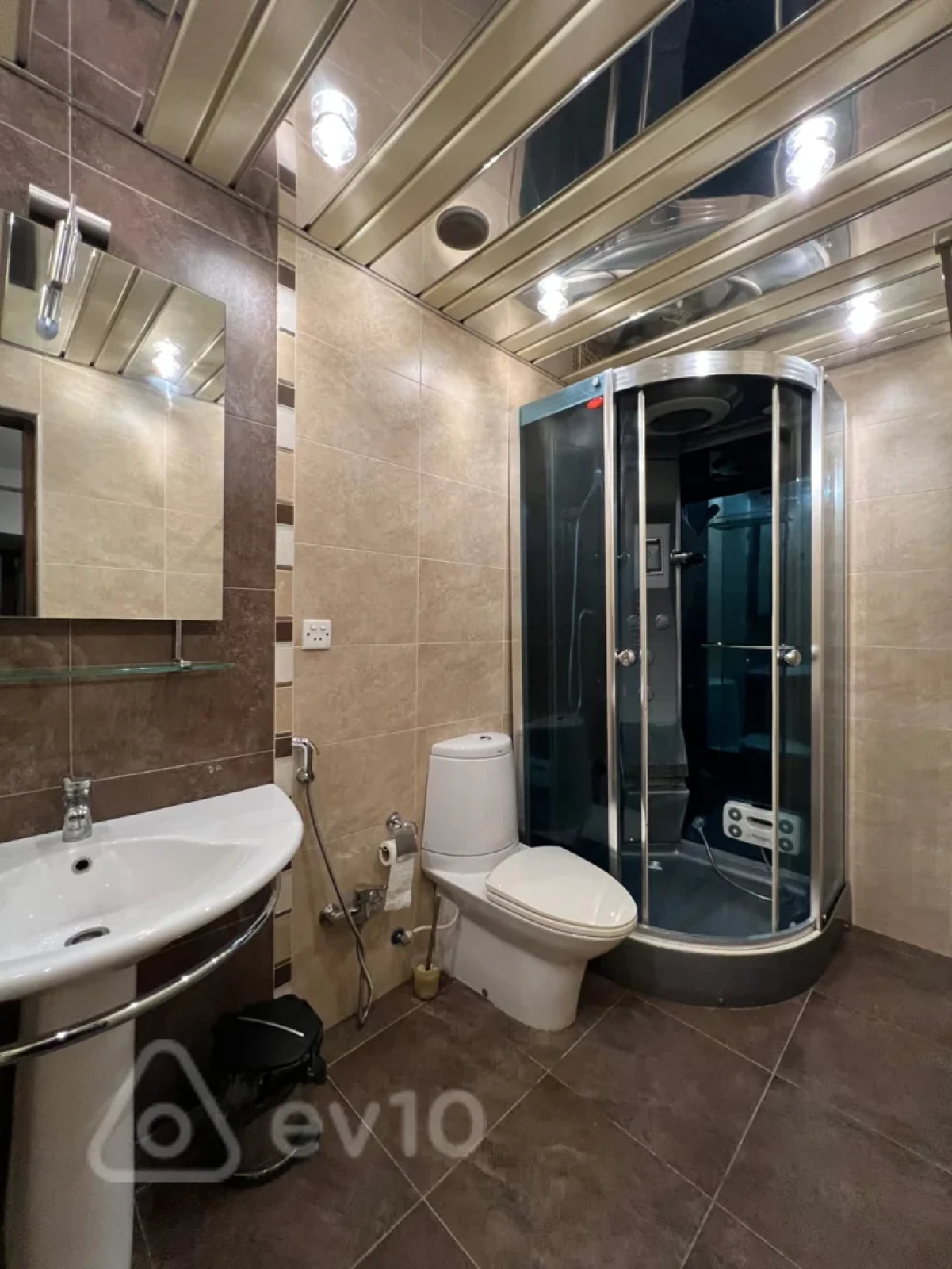 Kirayə verilir 5 otaqlı yeni tikili 450 m²