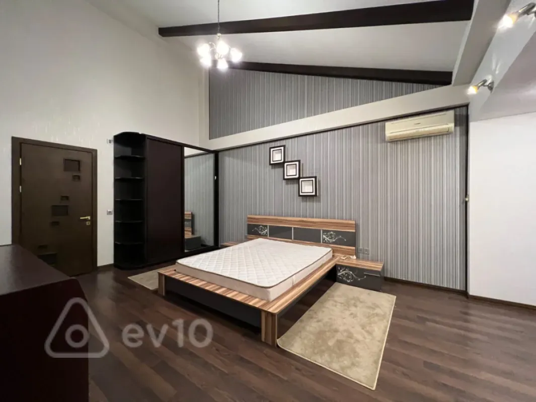 Kirayə verilir 5 otaqlı yeni tikili 450 m²