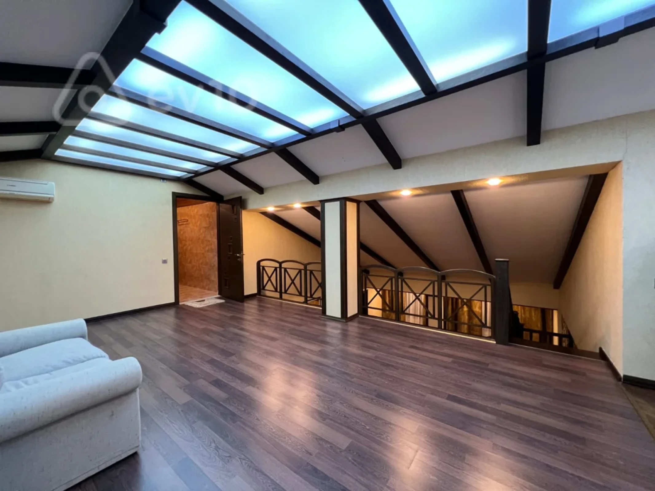 Kirayə verilir 5 otaqlı yeni tikili 450 m²