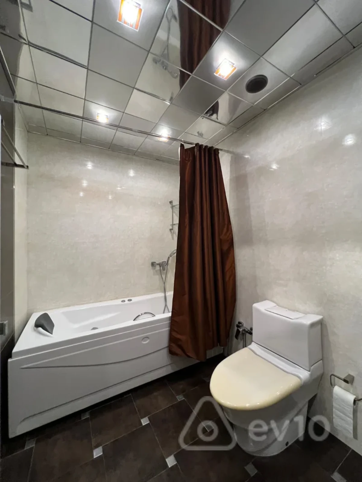 Kirayə verilir 5 otaqlı yeni tikili 450 m²