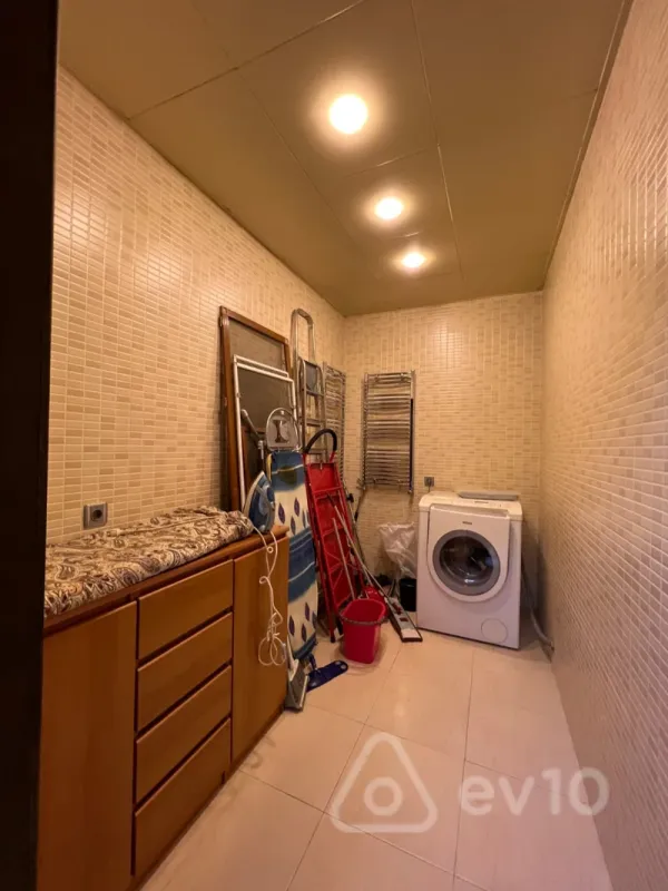 Kirayə verilir 5 otaqlı yeni tikili 450 m²