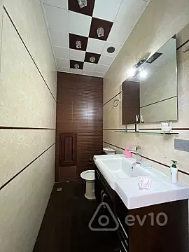 Kirayə verilir 5 otaqlı yeni tikili 450 m²