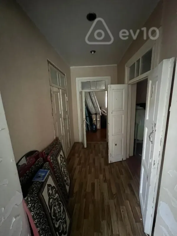 Satılır 6 otaqlı həyət evi 160 m²