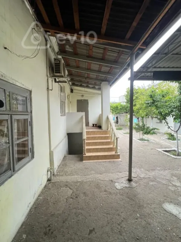 Satılır 6 otaqlı həyət evi 160 m²