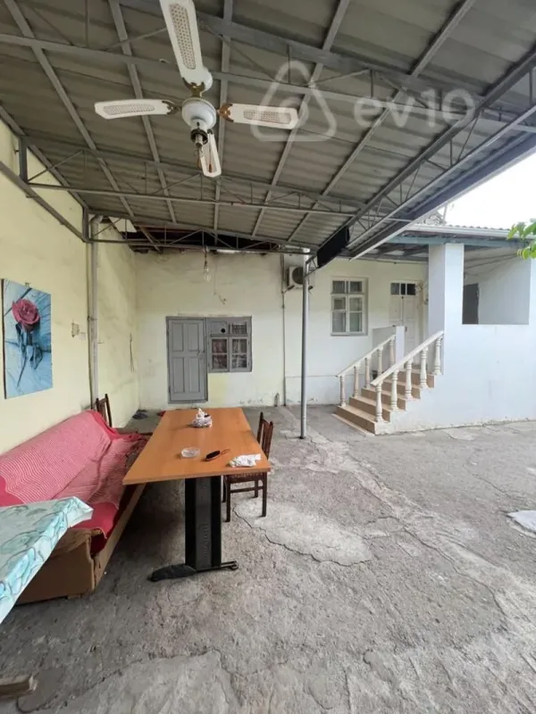 Satılır 6 otaqlı həyət evi 160 m²