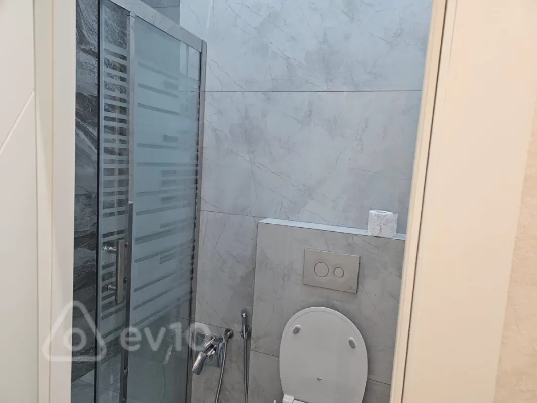 Kirayə verilir 2 otaqlı yeni tikili 66 m²