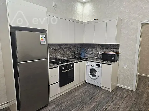 Kirayə verilir 2 otaqlı yeni tikili 66 m²