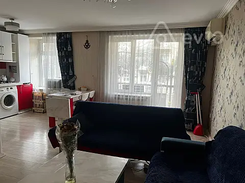 Kirayə verilir 3 otaqlı köhnə tikili 68 m²