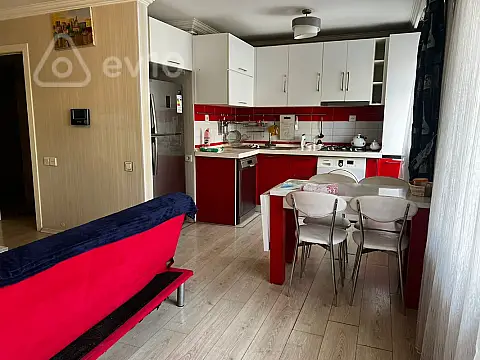 Kirayə verilir 3 otaqlı köhnə tikili 68 m²