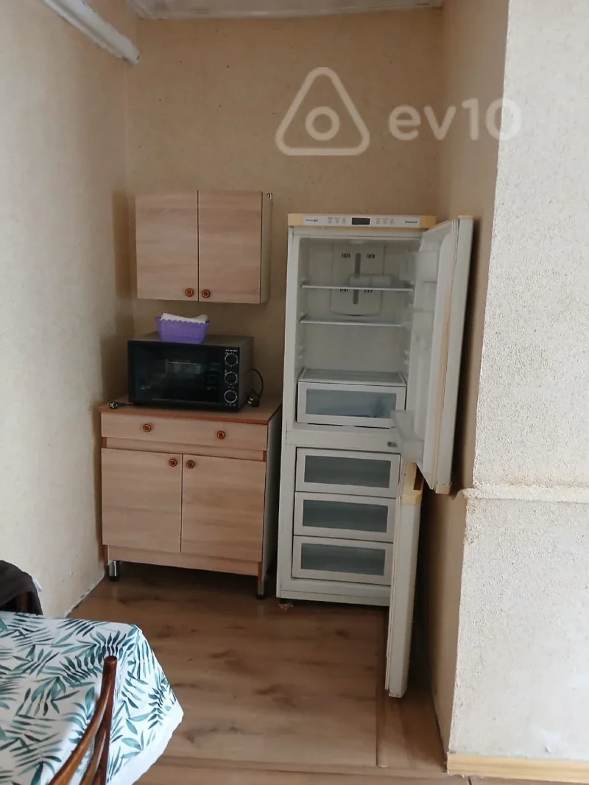 Satılır 2 otaqlı köhnə tikili 70 m²