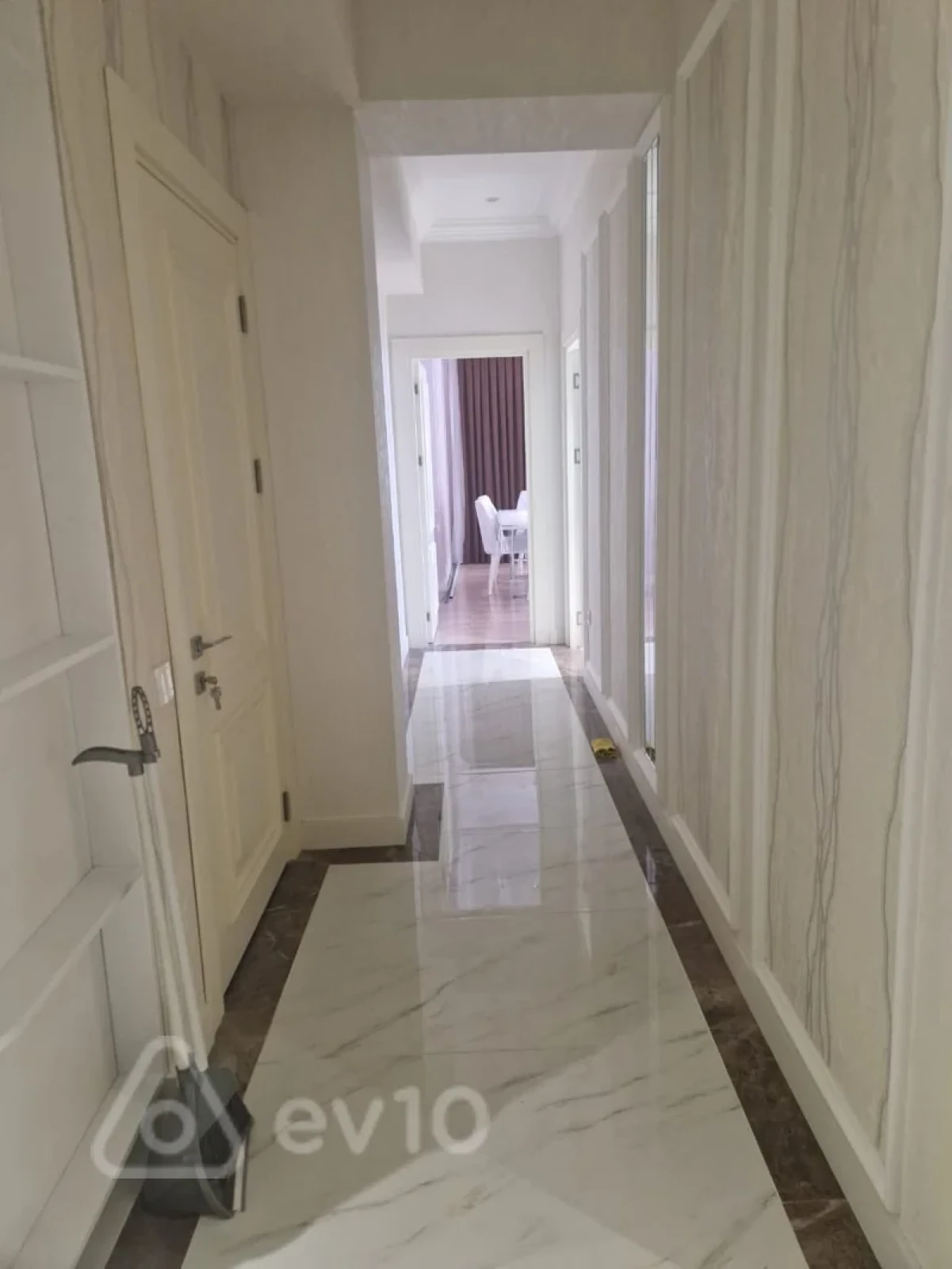 Kirayə verilir 2 otaqlı yeni tikili 112 m²