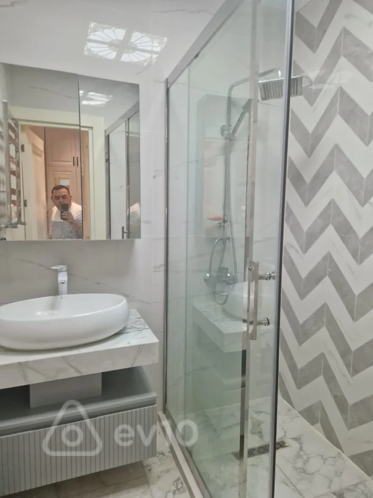 Kirayə verilir 2 otaqlı yeni tikili 112 m²