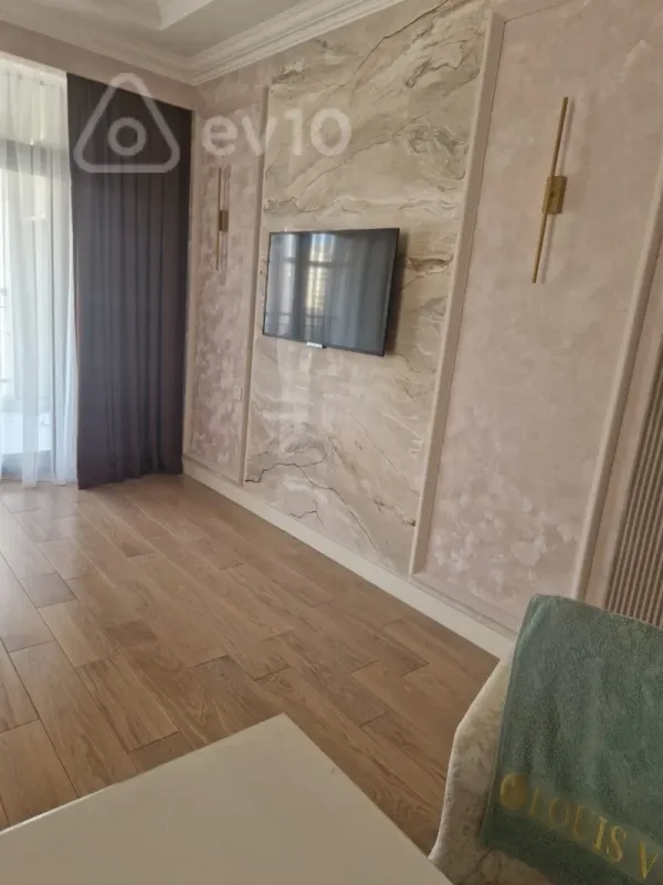 Kirayə verilir 2 otaqlı yeni tikili 112 m²