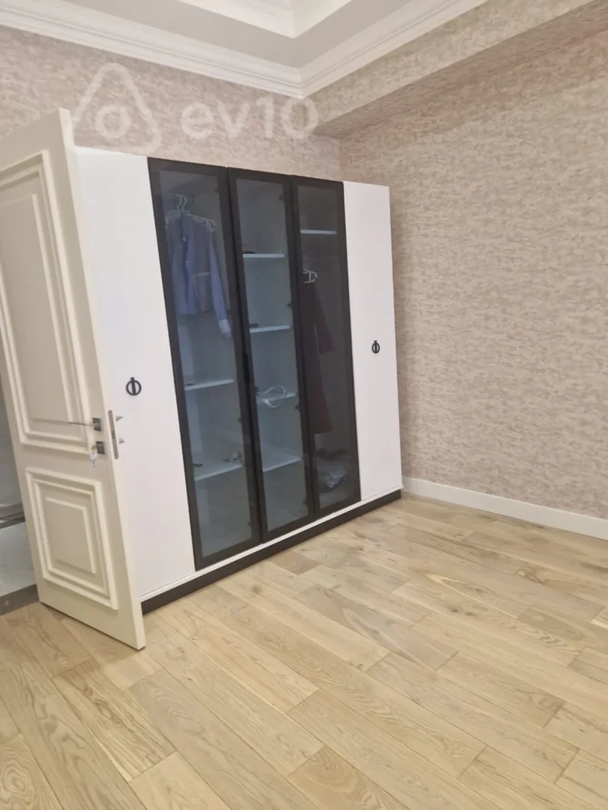 Kirayə verilir 2 otaqlı yeni tikili 112 m²