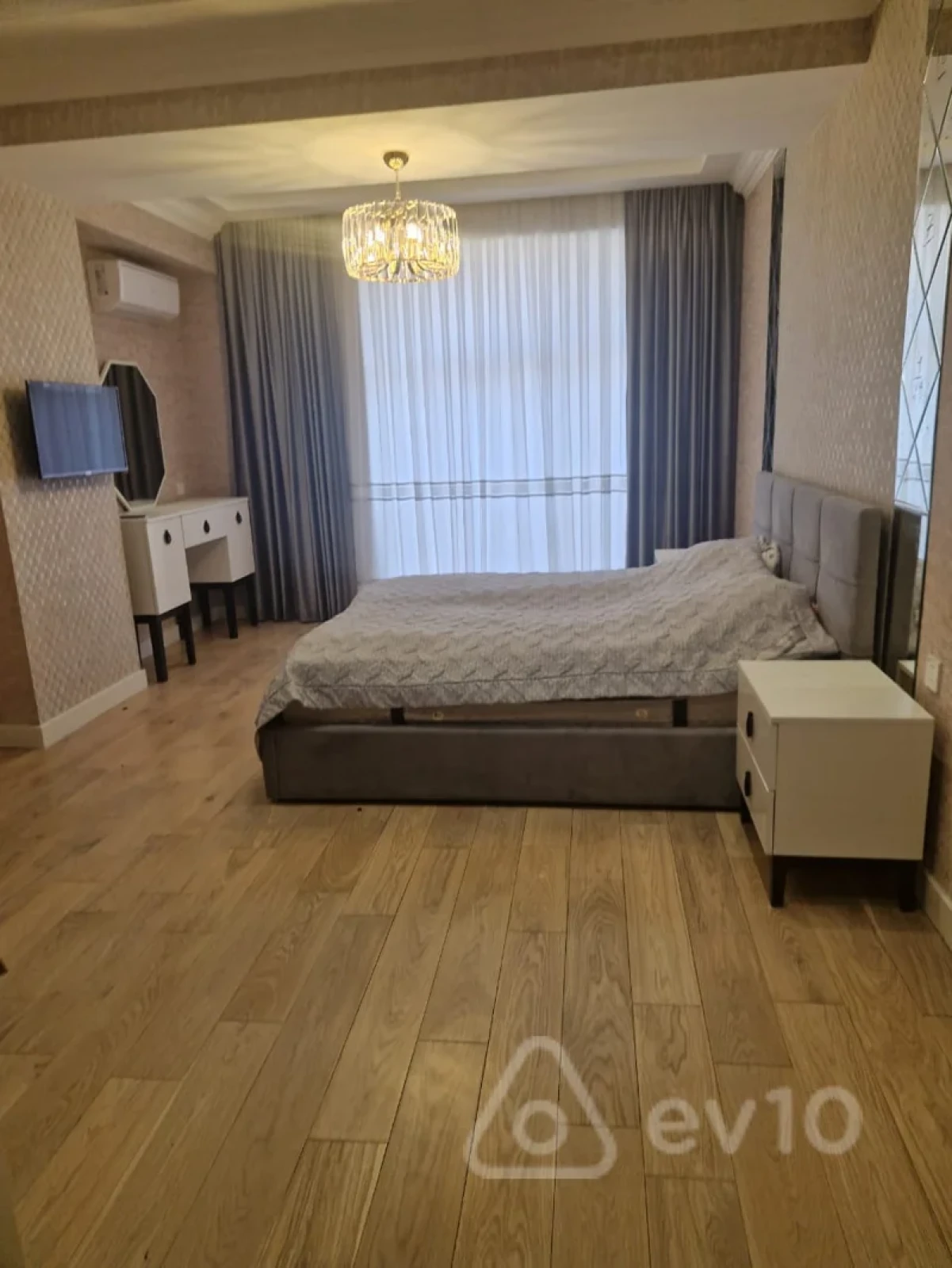 Kirayə verilir 2 otaqlı yeni tikili 112 m²