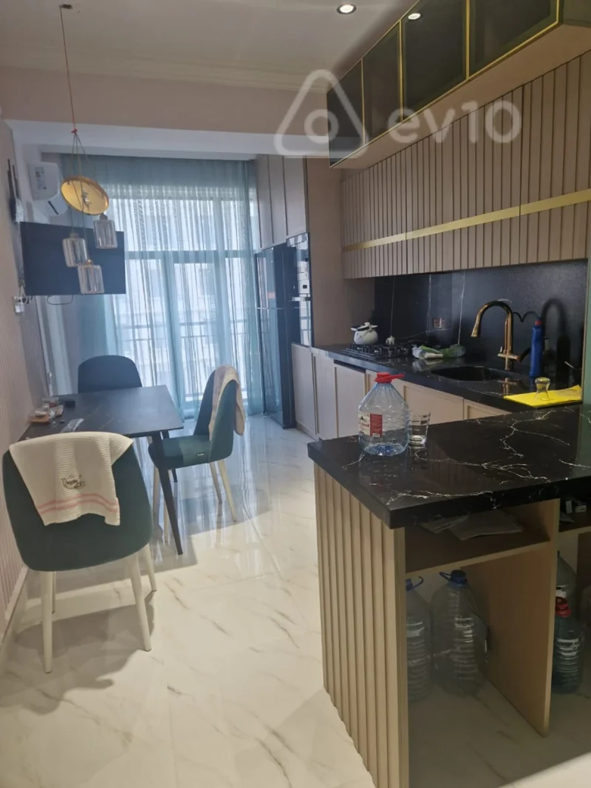 Kirayə verilir 2 otaqlı yeni tikili 112 m²