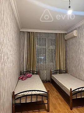 Kirayə verilir 2 otaqlı köhnə tikili 50 m²